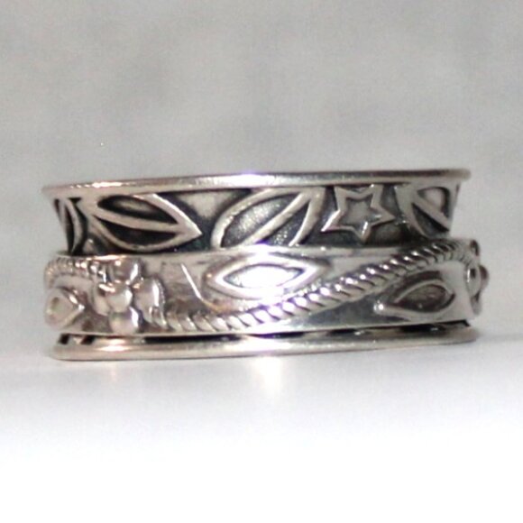 Sterling Silver Djoy Fidget Leaf & Star Ring - Picture 4 of 6